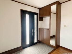 カチタス　住吉　玄関