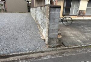 北東側境界、境界ブロックは隣地と共有です。