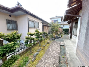 カチタス　下青島　庭