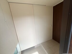 玄関横収納