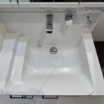 【洗面化粧台】洗面化粧台はシャワーノズルが伸ばせる仕様です。