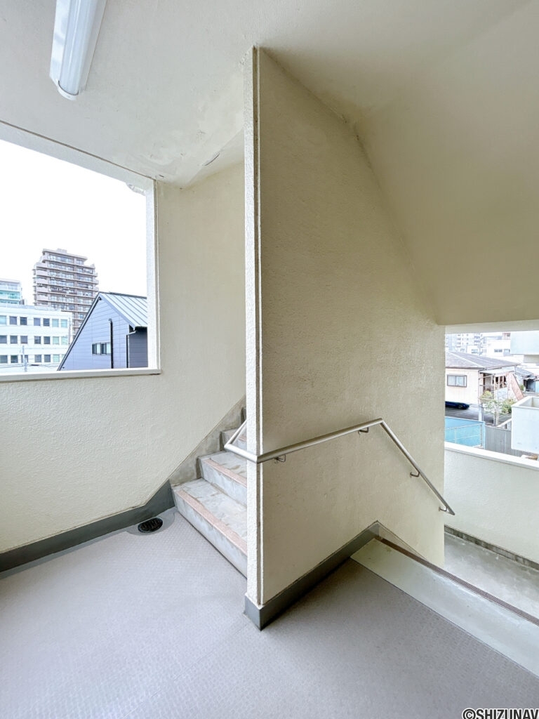 【共用部/階段】