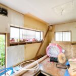 【リフォーム中／１階北東洋室】（7/11撮影）もともとダイニングキッチンだった部屋は洋室に仕様変更いたします。フローリング張り、クロス貼替え、照明交換、建具交換を行います。