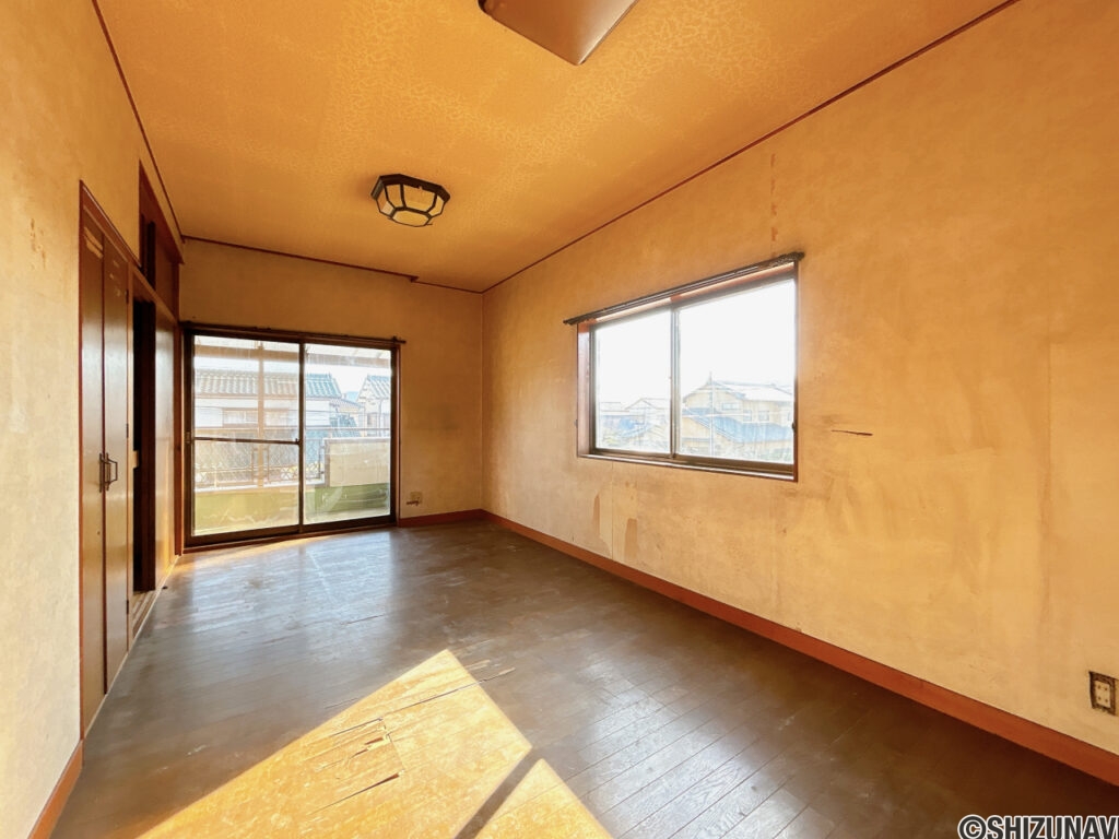 【2階約9帖洋室】
