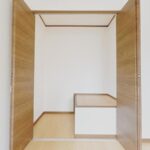 吉原【リフォーム済み・2階6帖洋室収納】