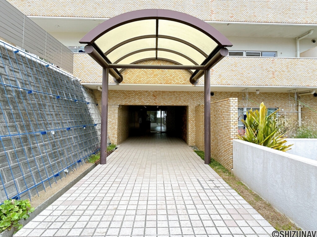 【建物入り口】