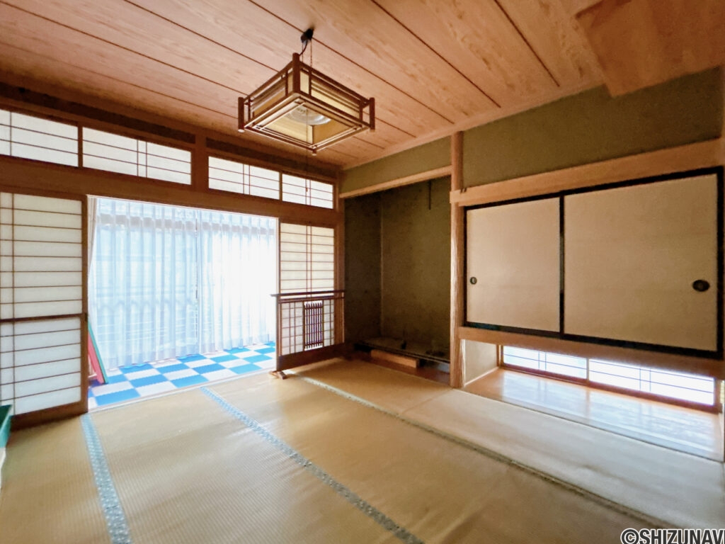 【1階8帖和室】