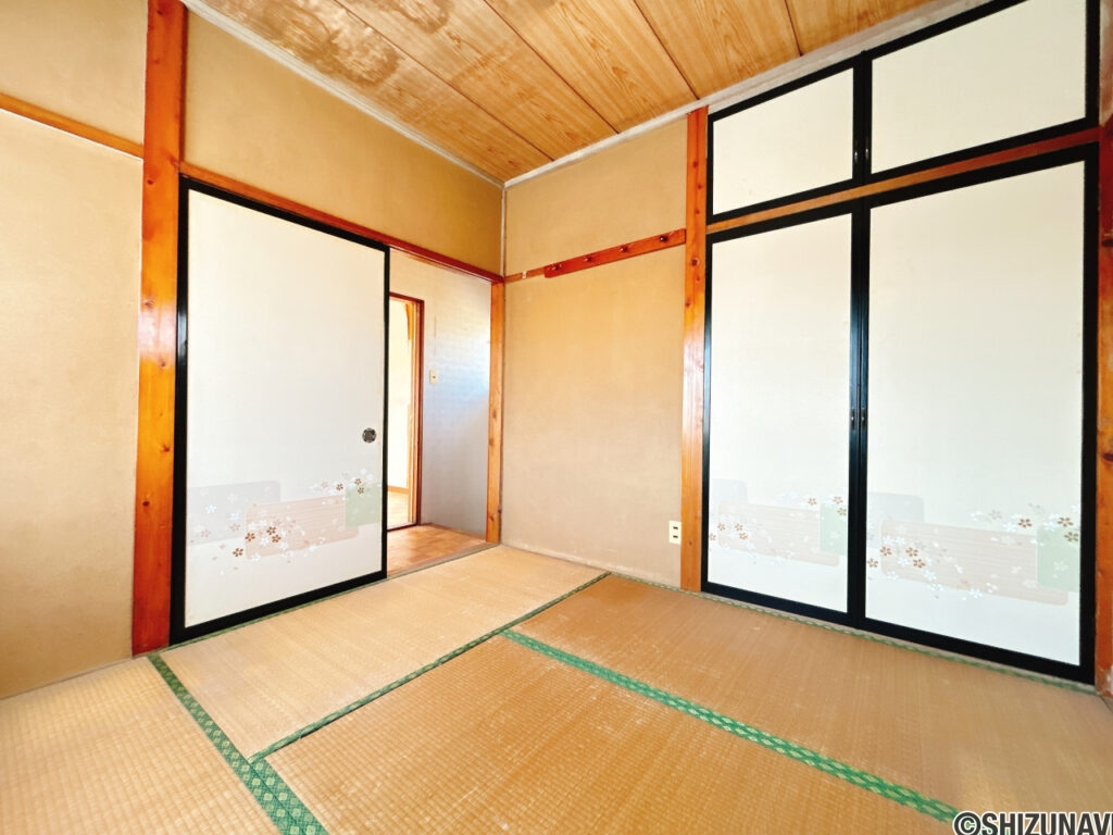 【リフォーム中/2階約4.5帖洋室（3/8撮影）】別角度