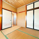 【リフォーム中/2階約4.5帖洋室（3/8撮影）】別角度