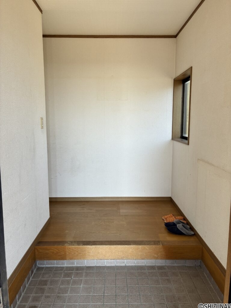 玄関①