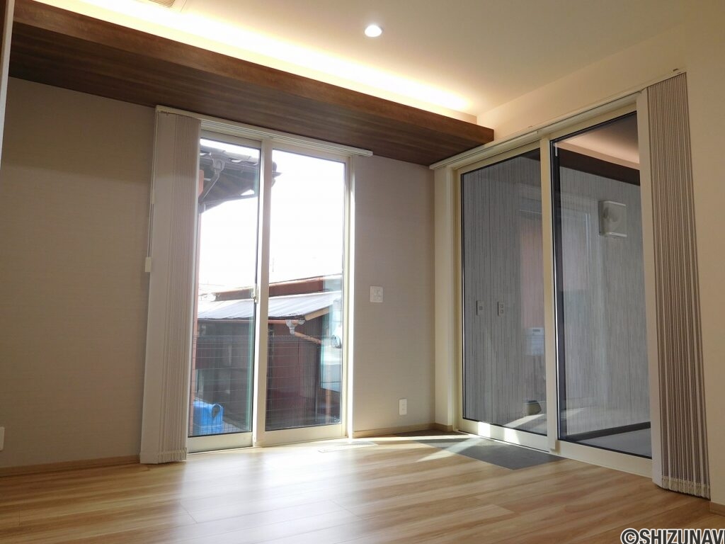 1階洋室からガレージへも出入り可能