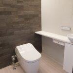 1階トイレにもエコカラット・手洗いの設置もあります
