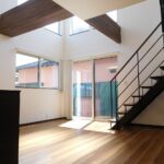 明るく開放感のあるリビングダイニング