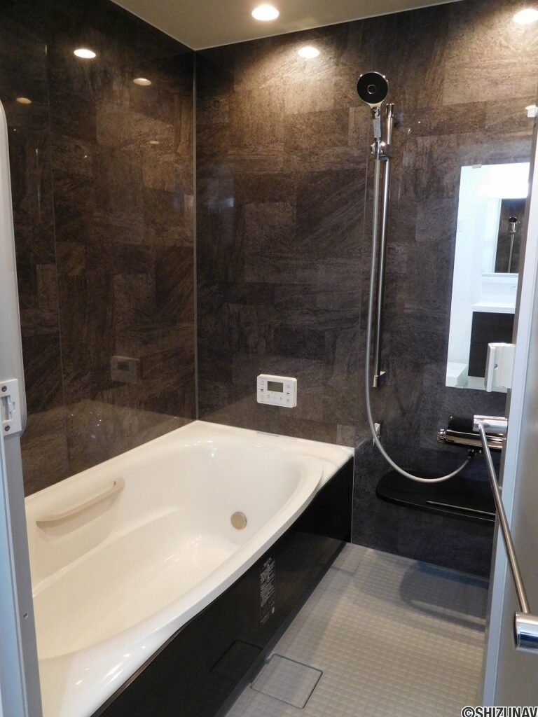 落ち着きのある浴室で日々の疲れを癒せます