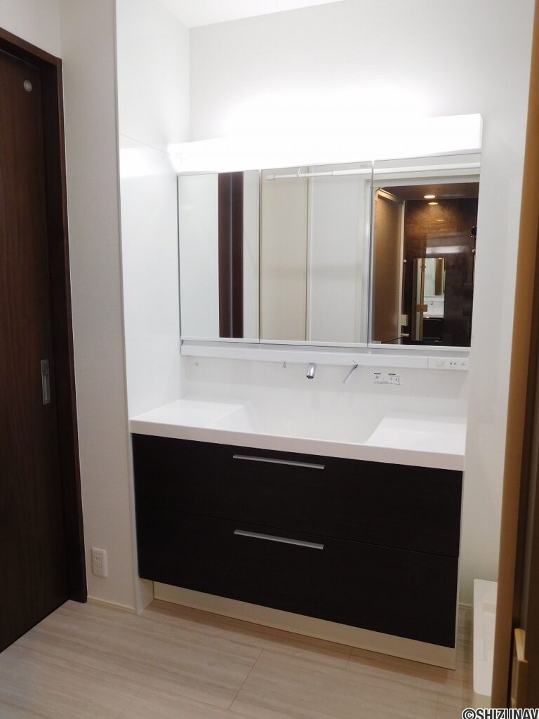 広々使えるシャンプードレッサー