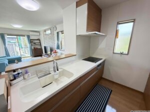 人気の対面キッチンで家族の会話も弾みます。