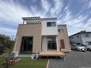 敷地はゆとりの約96坪。