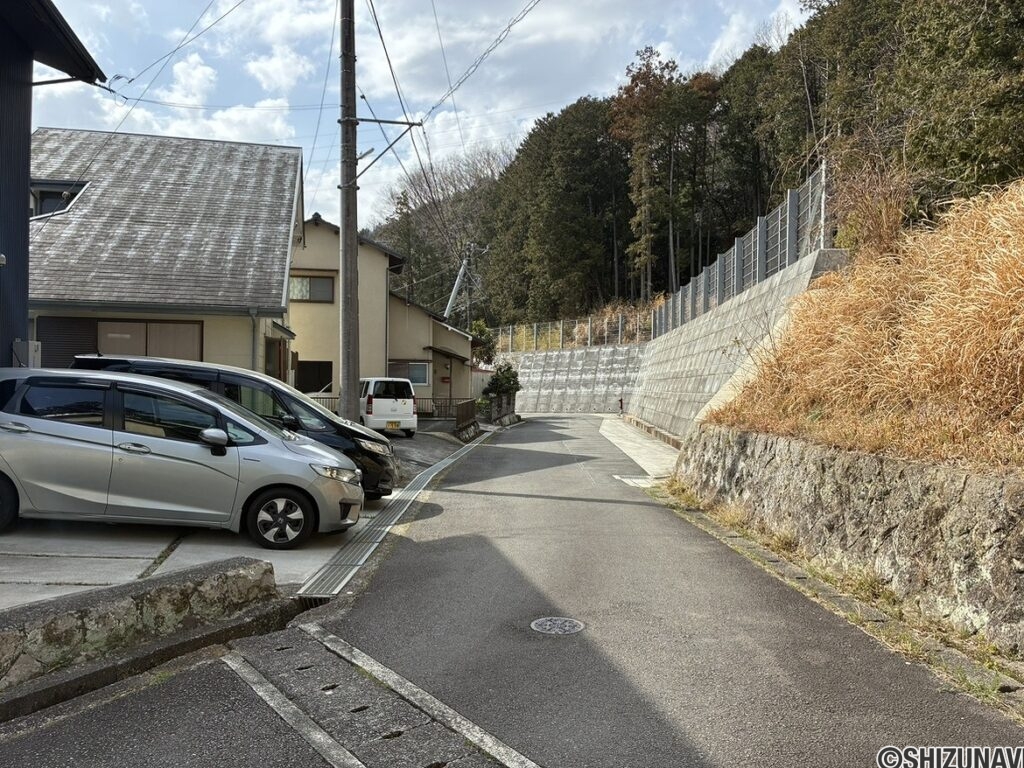 北側前面道路