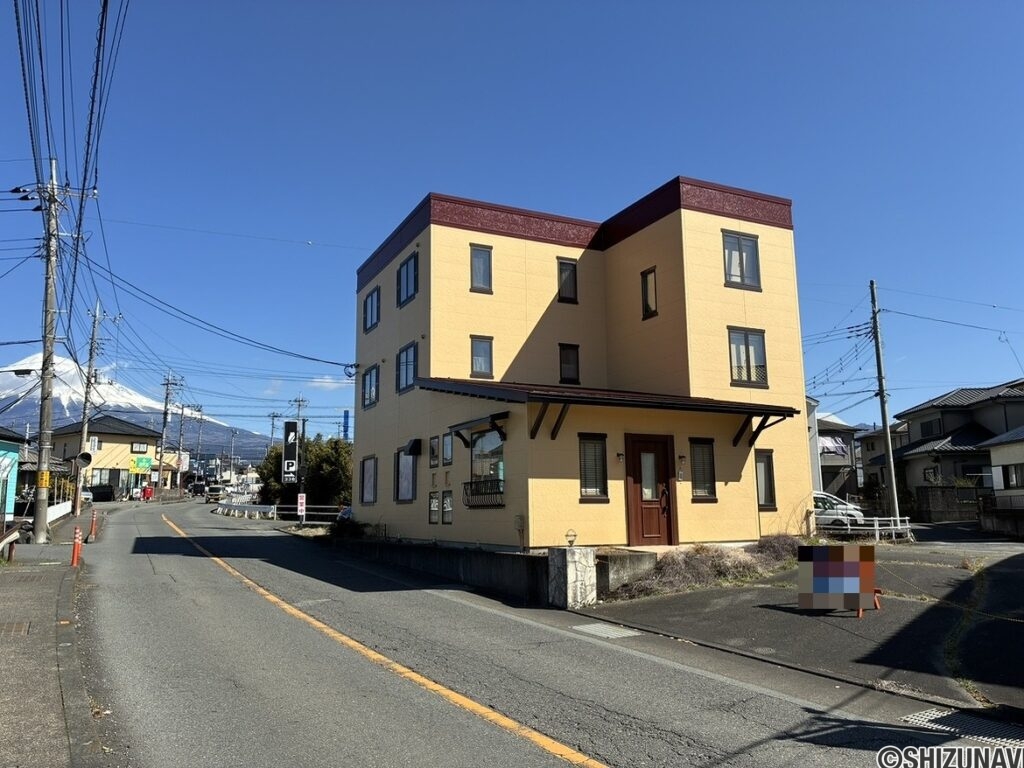 富士市厚原　3階建て店舗スペース付き住宅の画像