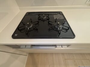 【平屋・2階建て】ガスコンロ（3口）のお写真です。