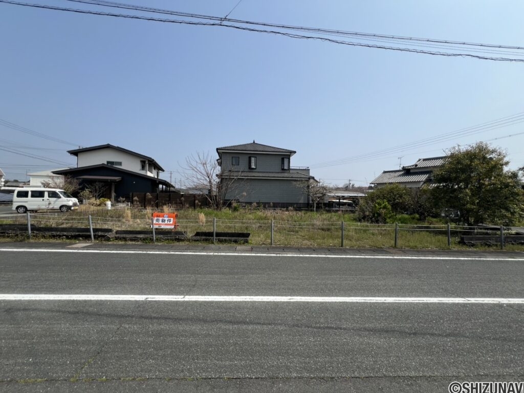 【外観（正面）】