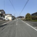 【西側前面道路】