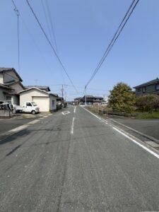 【西側前面道路】