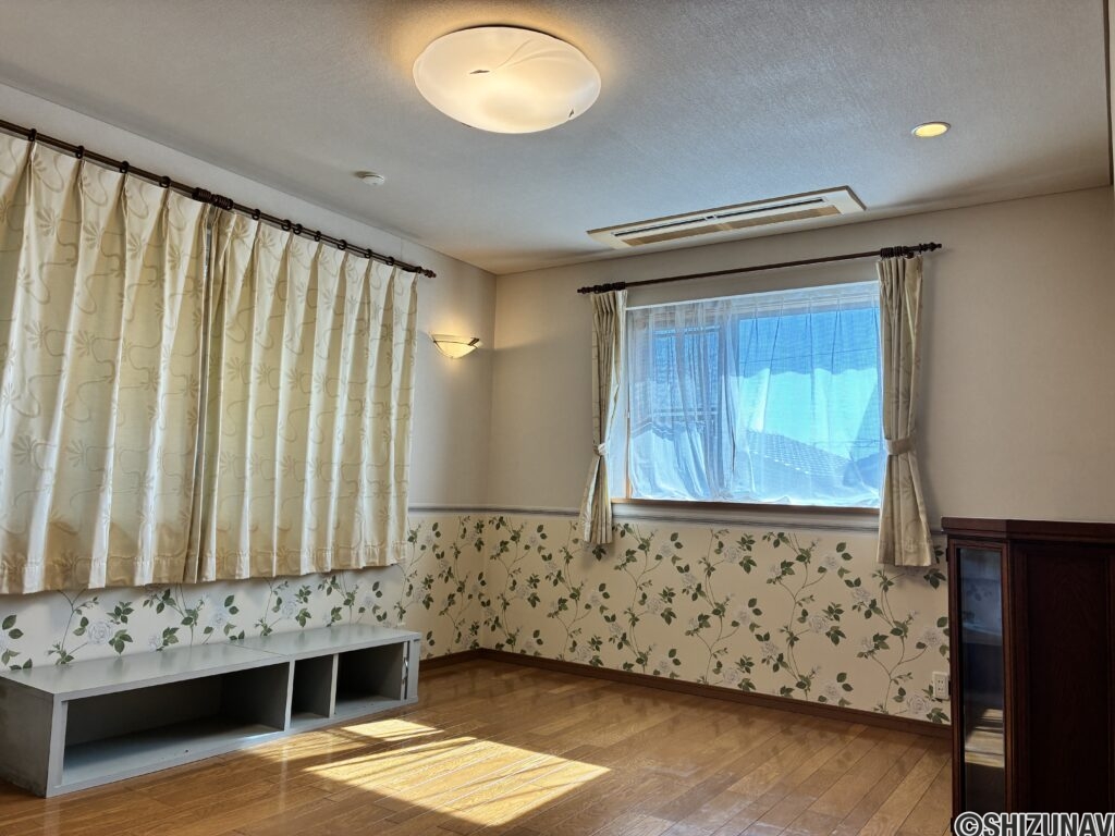 富士市伝法　4LDK+納戸+WIC　中古住宅の画像