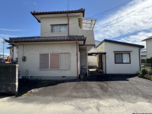 駐車場は並列で2台停められます。