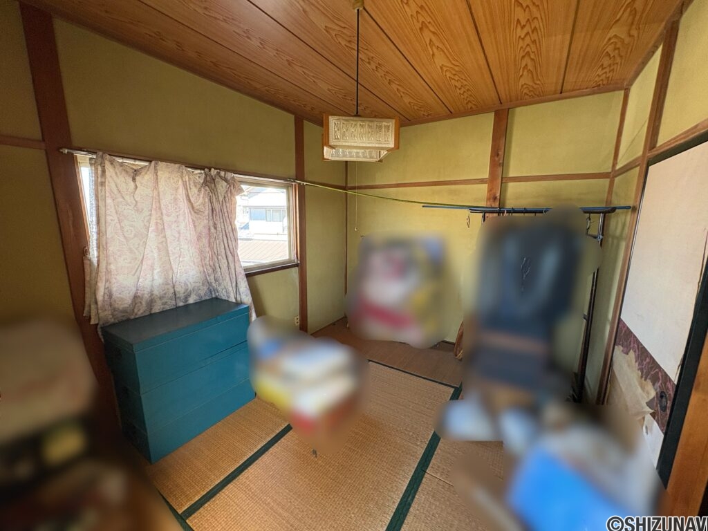 2階西側6畳和室です。