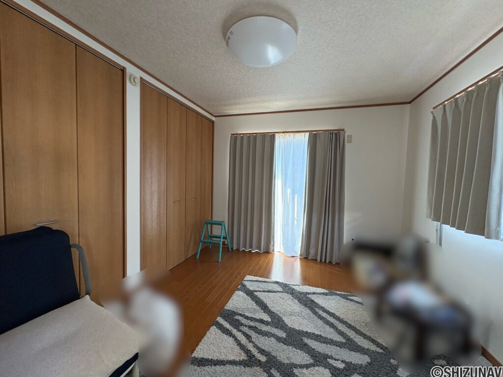 離れです。母屋と年代が異なります。