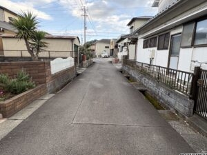 前面道路（西→東）