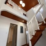 玄関の別角度です。吹き抜けになっているので開放感があります。