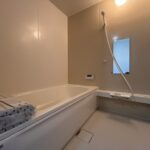 浴室交換済みです。