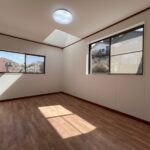 2階南西側の洋室です。