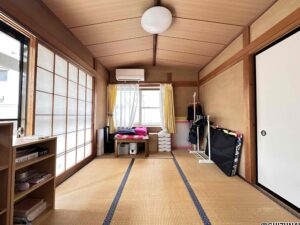 和室も明るく気持ちの良い室内空間。