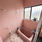 お風呂には窓があり、しっかりと換気できます。