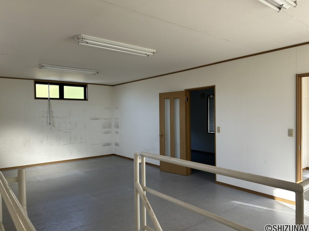 2階倉庫　別角度