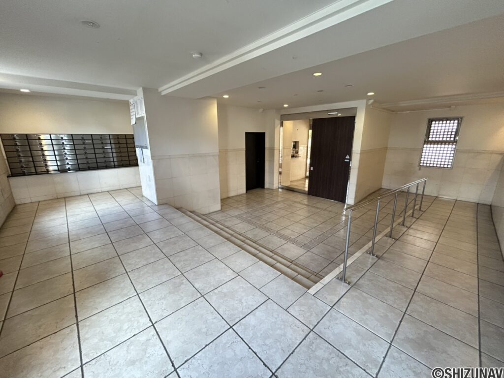 駿河区　マンション　エントランス