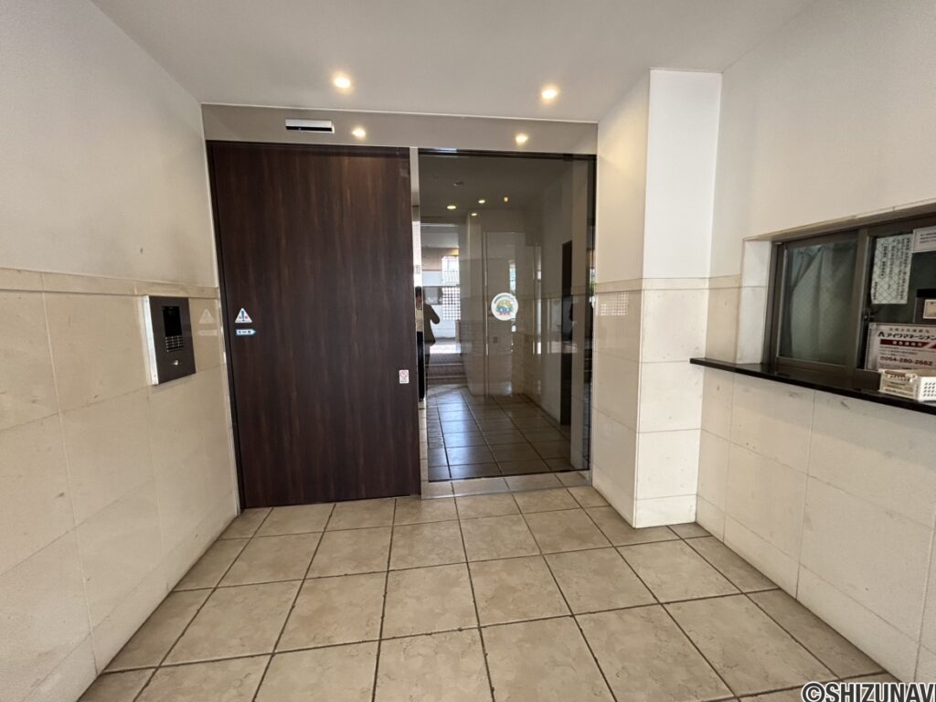 駿河区　マンション　エントランス