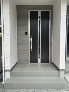 新築　駿河区　玄関