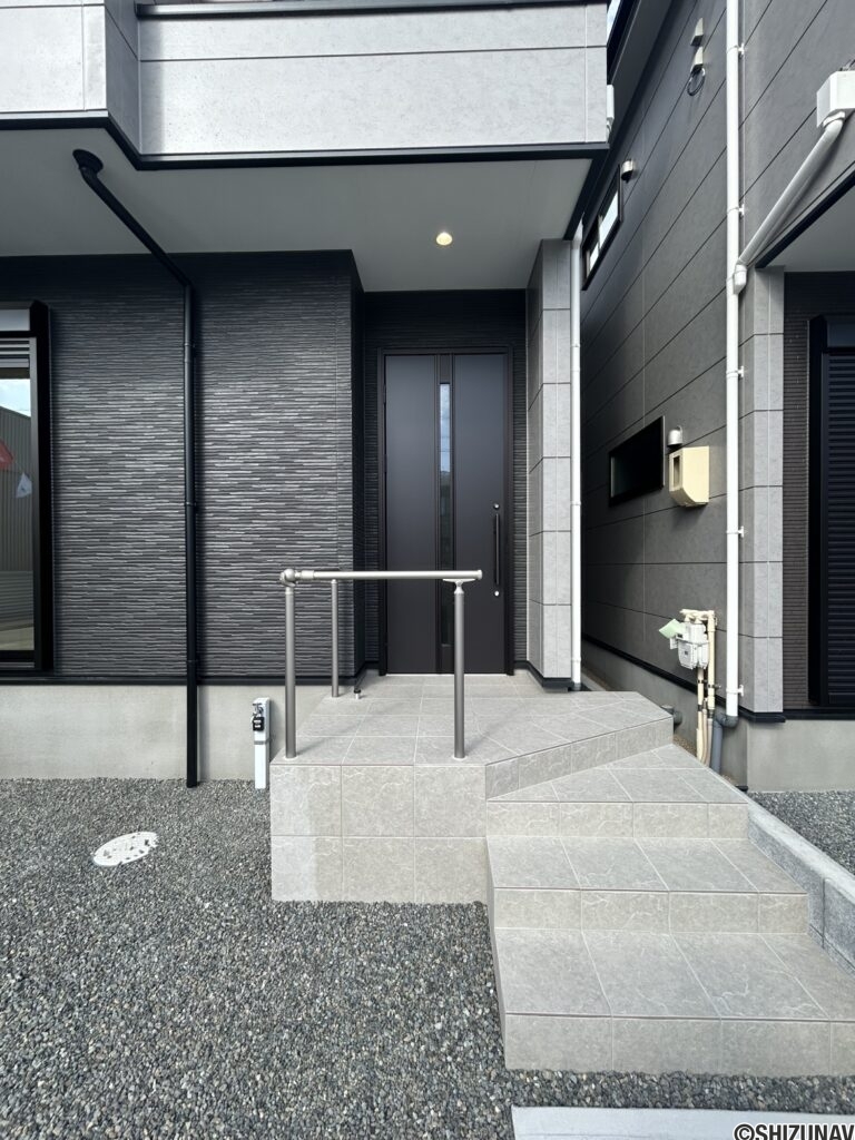 新築　駿河区　玄関