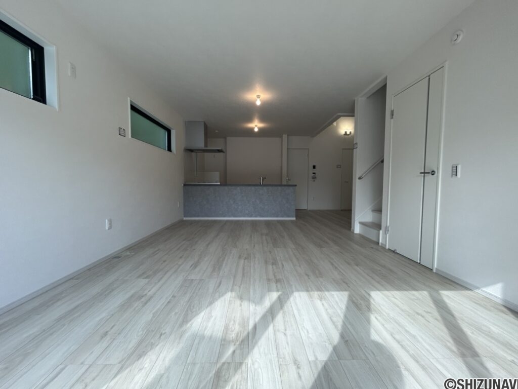 新築　駿河区　リビング