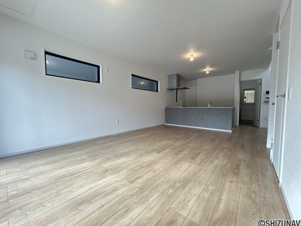 新築　駿河区　リビング