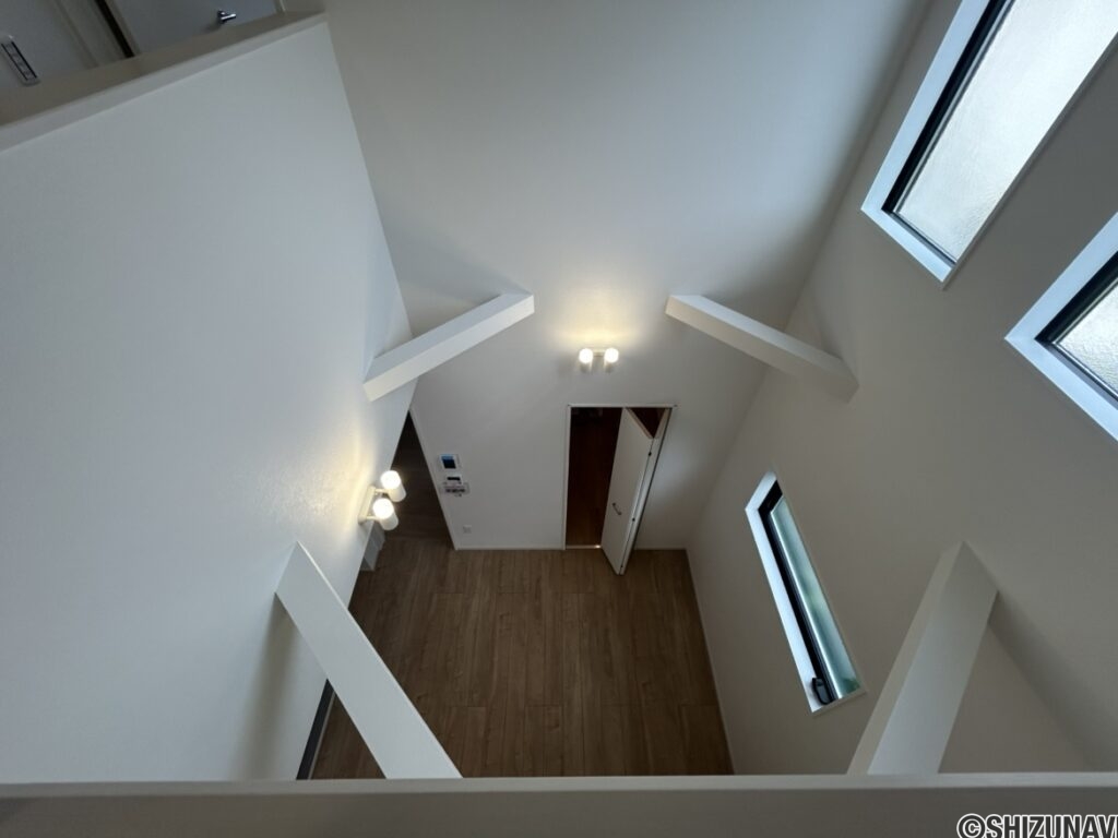 新築　駿河区　吹き抜け