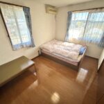 洋室2のお写真です。約6帖ほどの広さです。