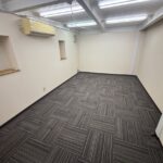 ロビー横の室内です。社長室として使用されていました。