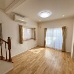 リビングから2階につながっています。