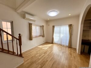 リビングから2階につながっています。