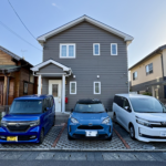 駐車場は3台駐車可能です。